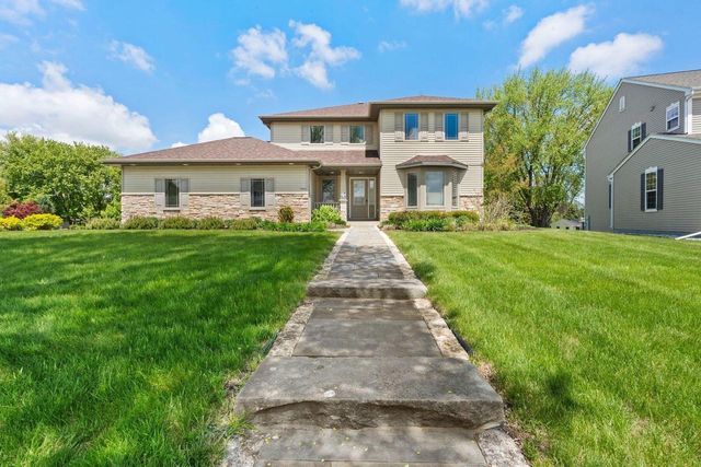 7605 W Windrush LANE, Franklin, WI 53132
