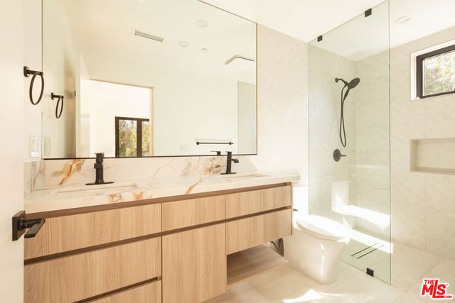 839 Waterloo Street, Los Angeles, CA 90026