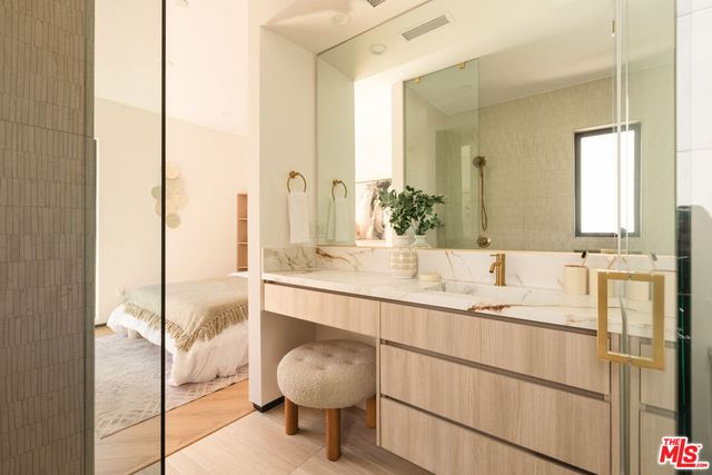 839 Waterloo Street, Los Angeles, CA 90026