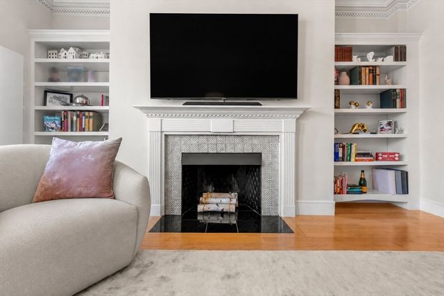 333 Commonwealth Ave 14, Boston, MA 02115