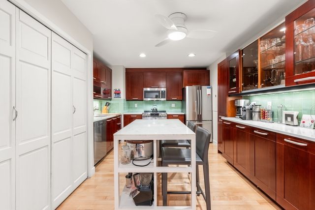 333 Commonwealth Ave 14, Boston, MA 02115