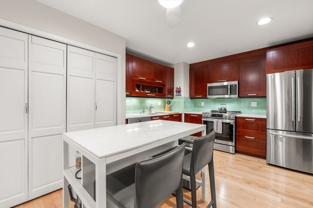 333 Commonwealth Ave 14, Boston, MA 02115