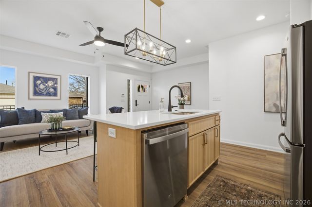 504 E B Street 2102, Jenks, OK 74037