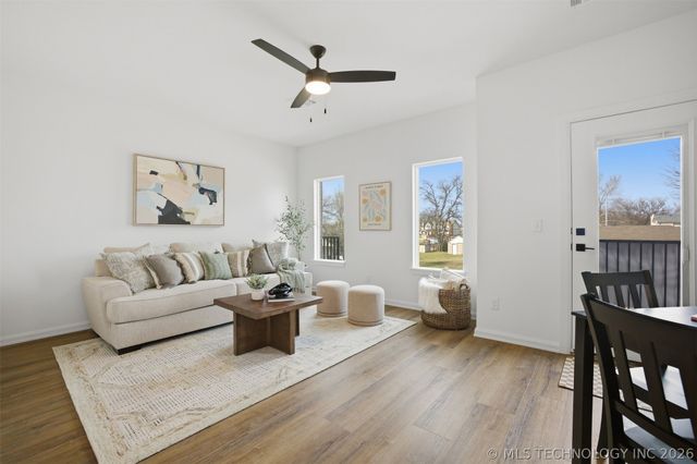 504 E B Street 2102, Jenks, OK 74037