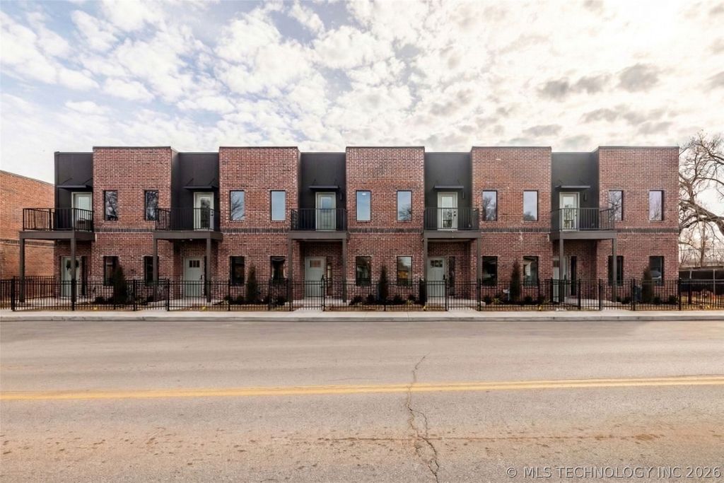 504 E B Street 2102, Jenks, OK 74037