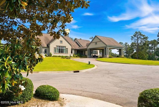 70 Cochrane Castle Circle, Pinehurst, NC 28374