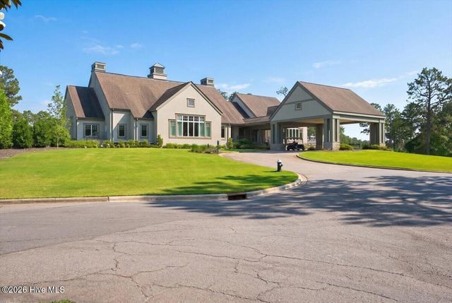 70 Cochrane Castle Circle, Pinehurst, NC 28374