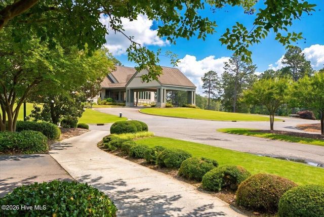 70 Cochrane Castle Circle, Pinehurst, NC 28374