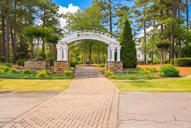 70 Cochrane Castle Circle, Pinehurst, NC 28374