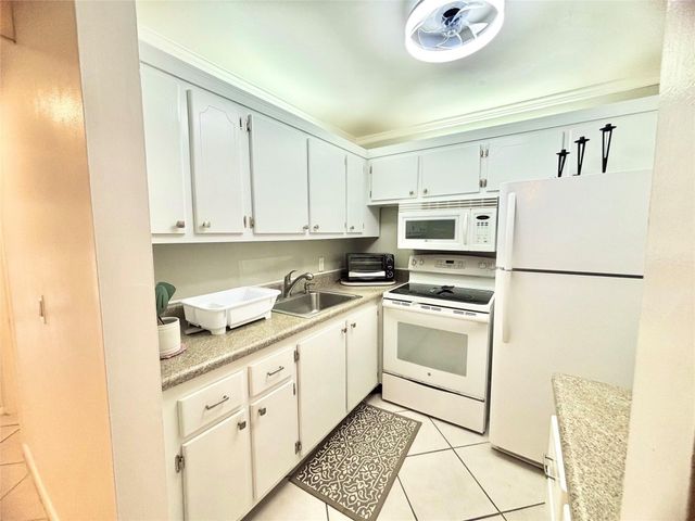 43 Farnham B 43, Deerfield Beach, FL 33442