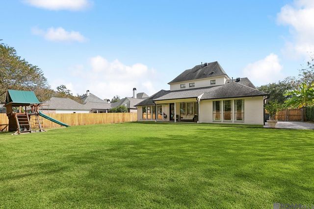 6262 Morgan Bend Dr, Baton Rouge, LA 70820