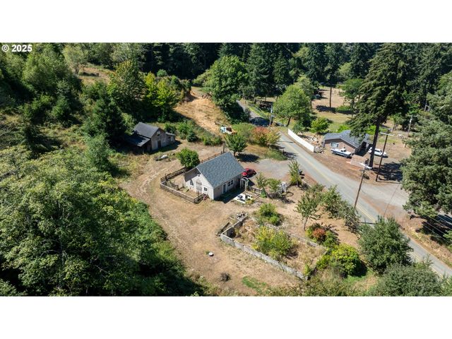 94360 WILLANCH Ln, North Bend, OR 97459