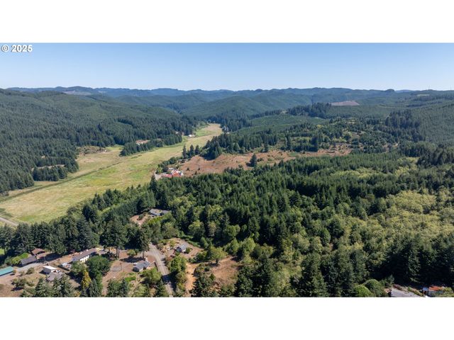 94360 WILLANCH Ln, North Bend, OR 97459