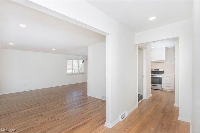 657 Lander Drive, Highland Heights, OH 44143