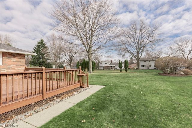 657 Lander Drive, Highland Heights, OH 44143