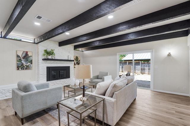 8303 Briarwood LN, Austin, TX 78757