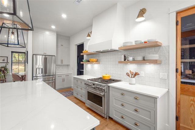 28 Attleborough Lane, Bella Vista, AR 72714