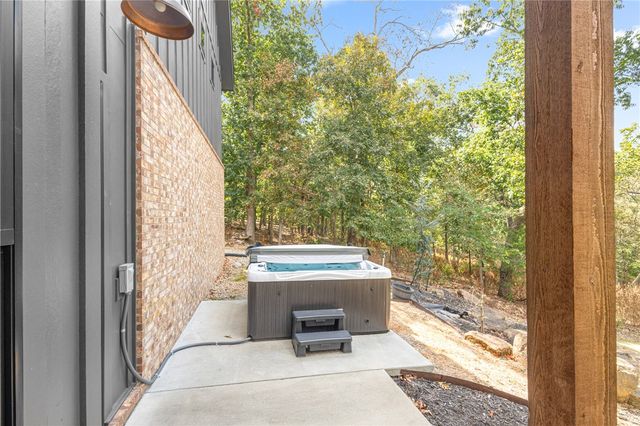 28 Attleborough Lane, Bella Vista, AR 72714