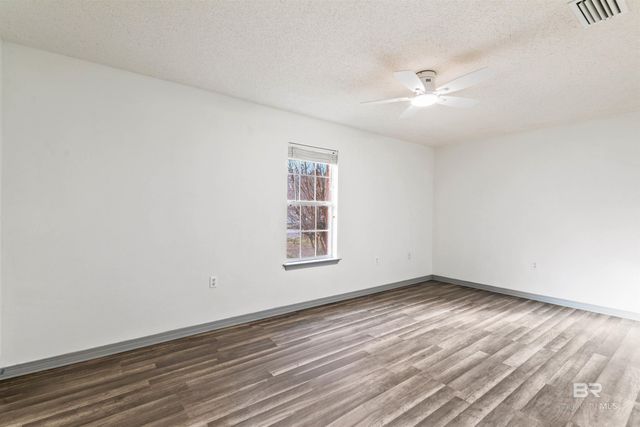 906 St Nicholas Avenue, Brewton, AL 36426