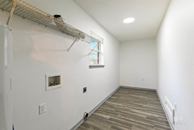 906 St Nicholas Avenue, Brewton, AL 36426