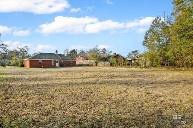 906 St Nicholas Avenue, Brewton, AL 36426