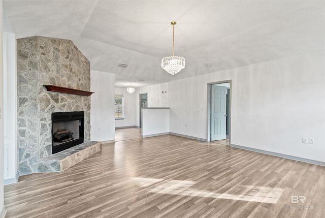 906 St Nicholas Avenue, Brewton, AL 36426