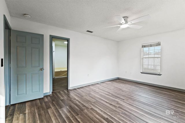 906 St Nicholas Avenue, Brewton, AL 36426