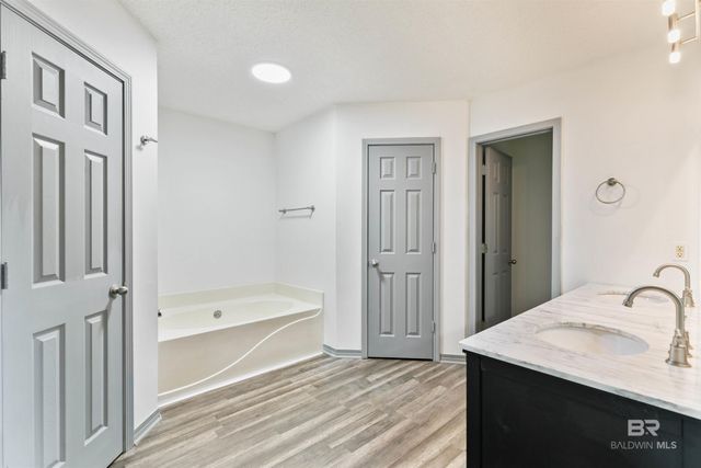 906 St Nicholas Avenue, Brewton, AL 36426