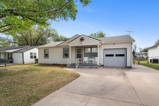 449 W 4th Street, Haysville, KS 67060