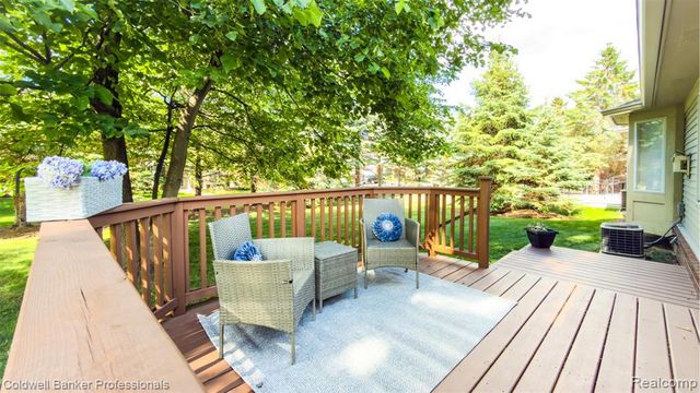5711 Ortman Drive, Sterling Heights, MI 48314