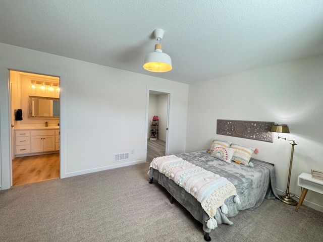 1807 Raymond Drive, North Mankato, MN 56003