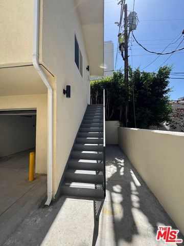 120 N Orlando Avenue, Los Angeles, CA 90048