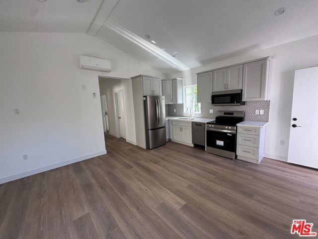 120 N Orlando Avenue, Los Angeles, CA 90048