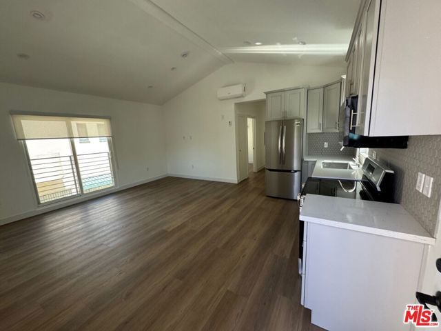 120 N Orlando Avenue, Los Angeles, CA 90048