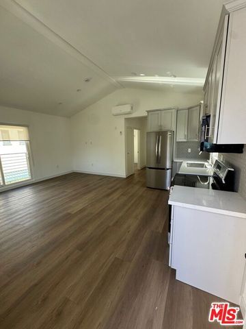 120 N Orlando Avenue, Los Angeles, CA 90048