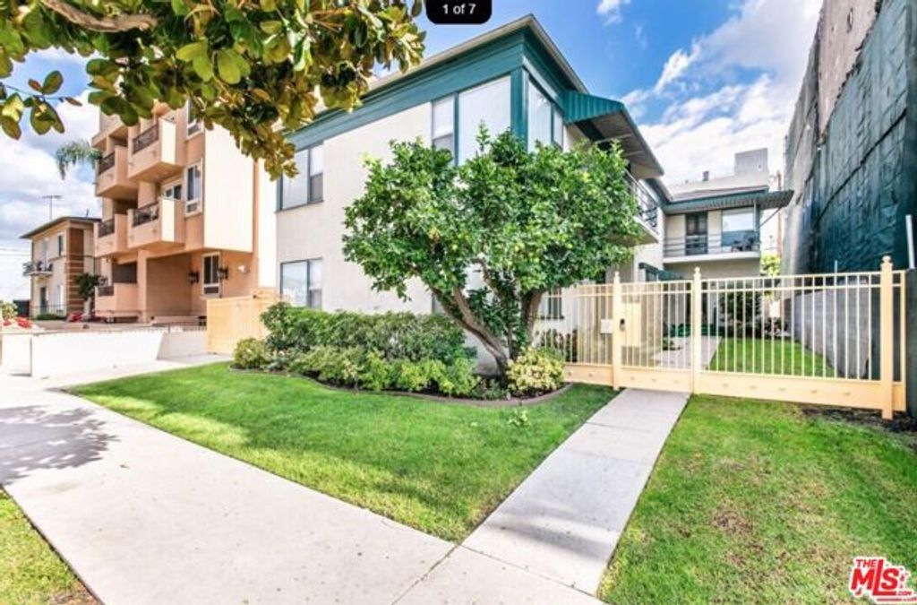 120 N Orlando Avenue, Los Angeles, CA 90048