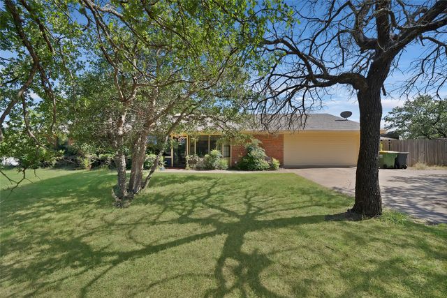 408 Canyon Trail Road, Weatherford, TX 76087