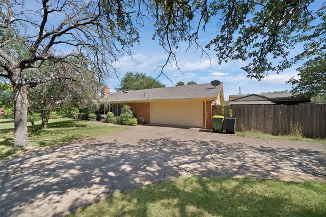 408 Canyon Trail Road, Weatherford, TX 76087