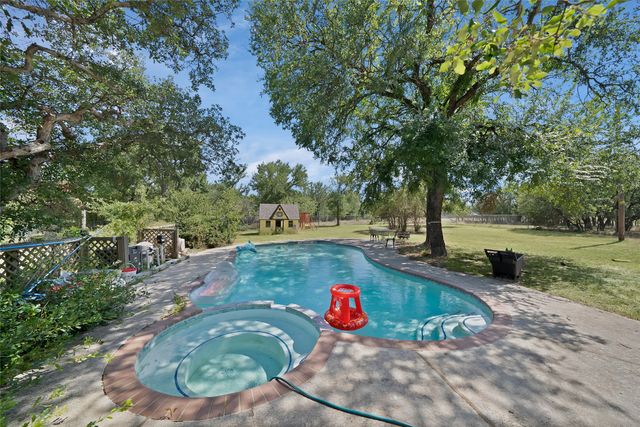 408 Canyon Trail Road, Weatherford, TX 76087