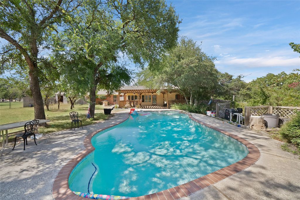 408 Canyon Trail Road, Weatherford, TX 76087