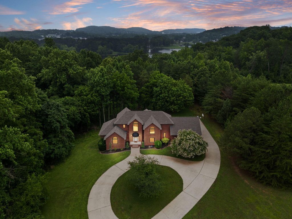 279 Edgewater Avenue, Dayton, TN 37321