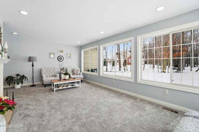 6477 Woods Drive, Lima, OH 45801