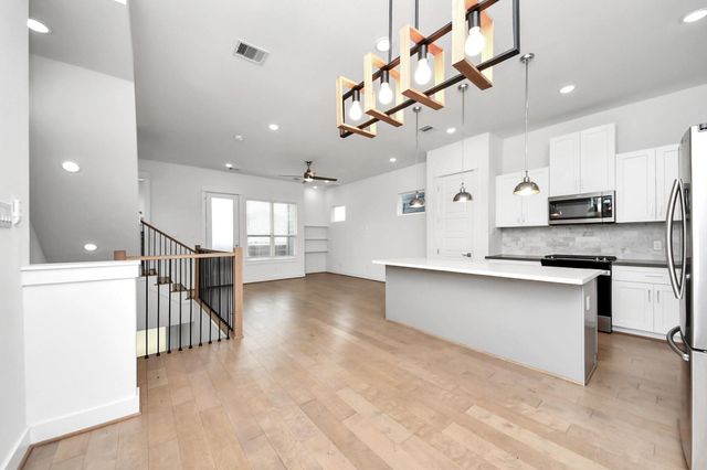 4623 Cochran Street, Houston, TX 77009