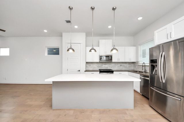 4623 Cochran Street, Houston, TX 77009