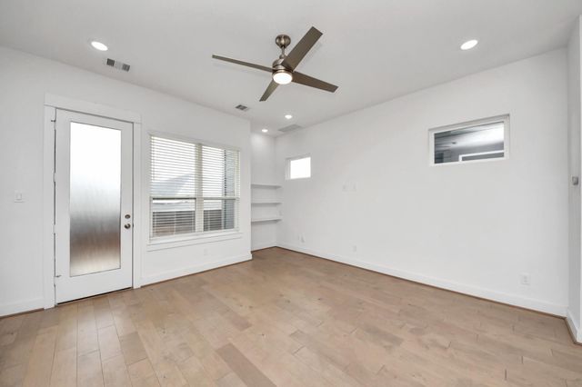 4623 Cochran Street, Houston, TX 77009