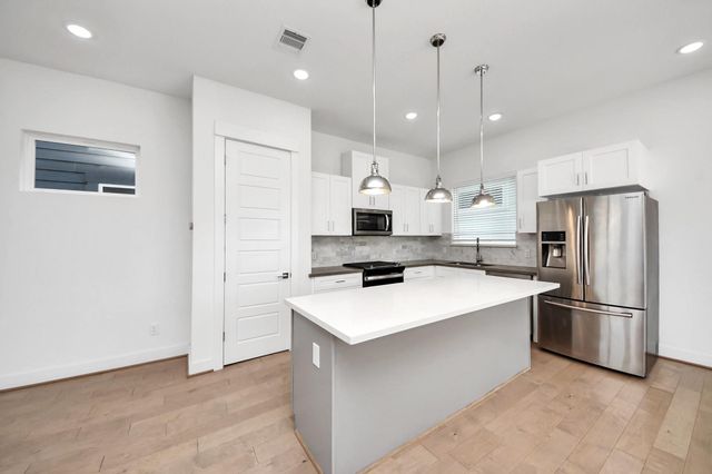 4623 Cochran Street, Houston, TX 77009