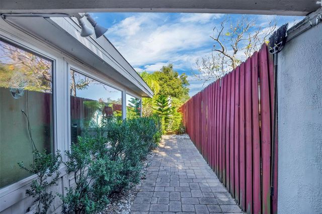 105 OWEN CIRCLE S, Auburndale, FL 33823