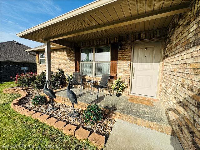 104 Chelsea Lane, Pocola, OK 74902