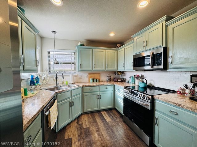 104 Chelsea Lane, Pocola, OK 74902
