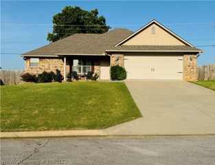 104 Chelsea Lane, Pocola, OK 74902